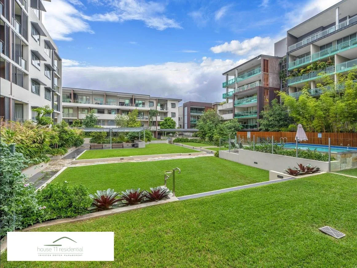 STUNNING LUXURY UNIT