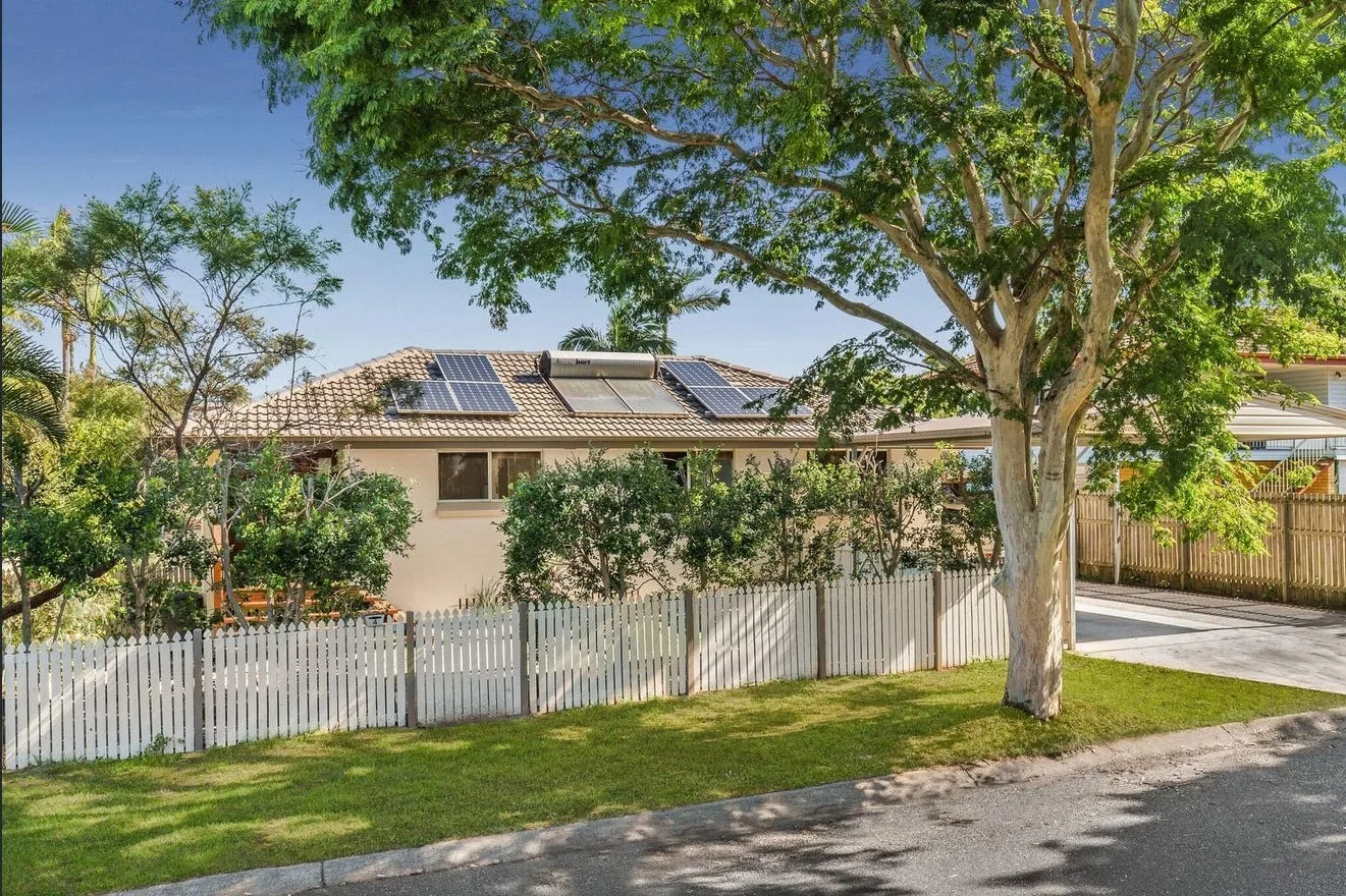 Character Low-set Home in Sought-after Location!