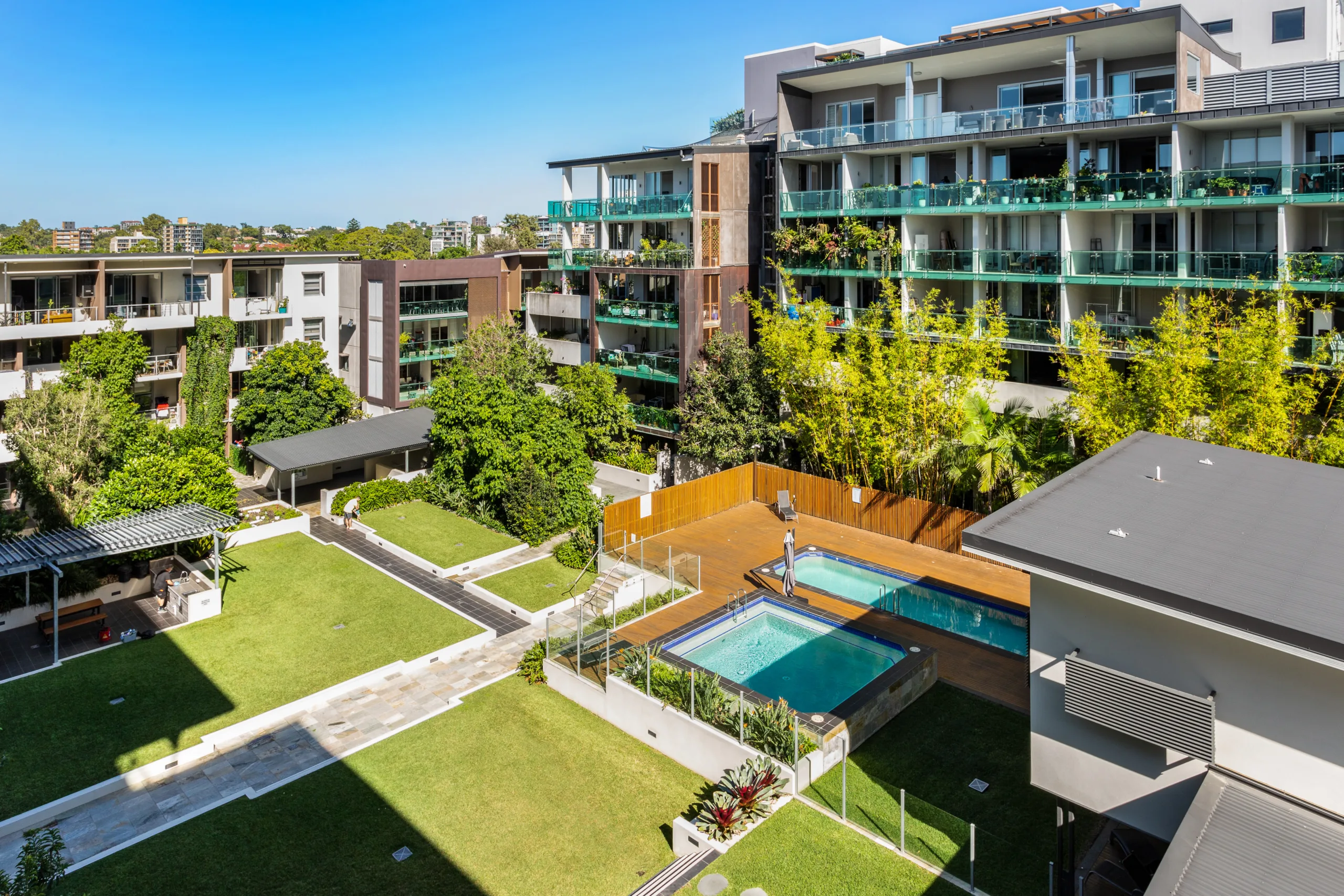 MODERN 1-BEDROOM UNIT