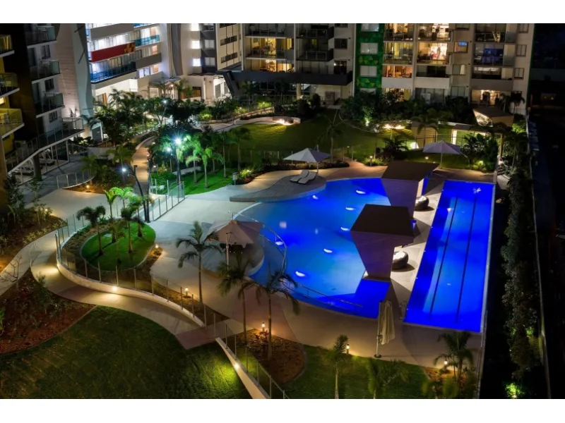 STUNNING LUXURIOUS APARTMENT