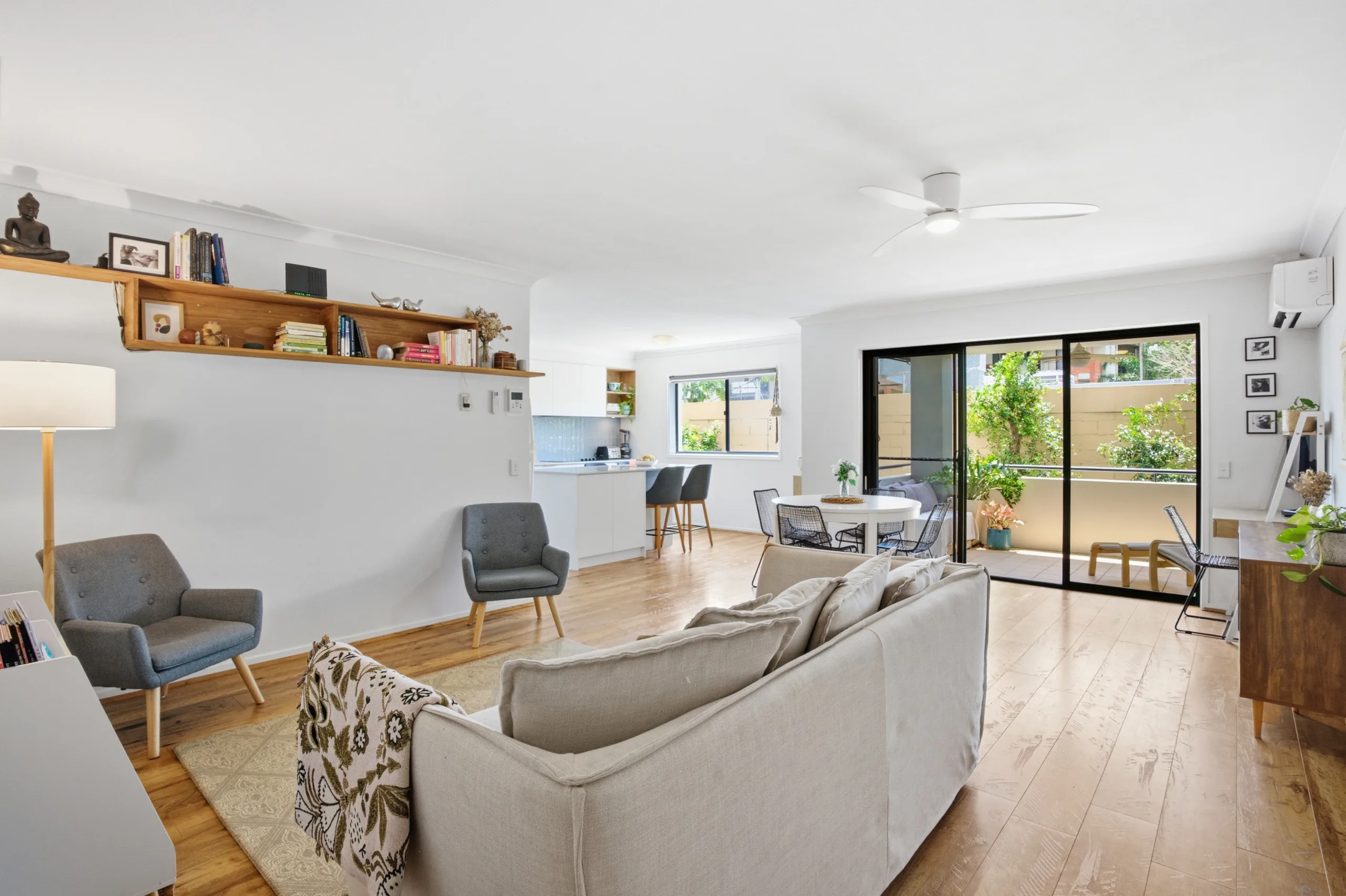 LIFESTYLE LIVING AT ITS BEST – APARTMENT IN QUIET COMPLEX!